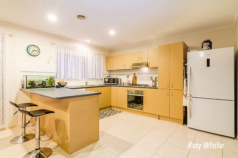 9 Staunton Walk, Cranbourne East VIC 3977, Cranbourne East - Thumbnail 3