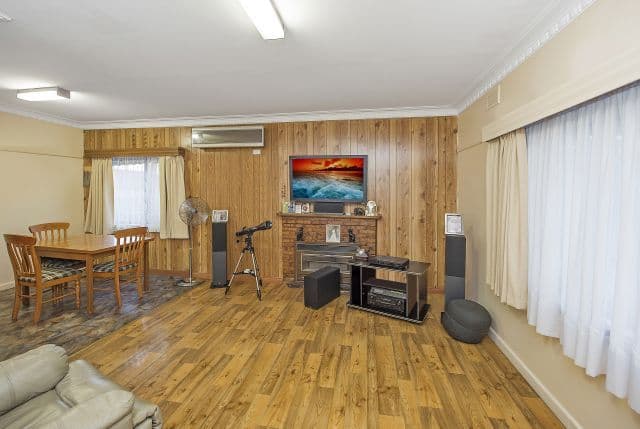 14 Lindenow Street, Reservoir VIC 3073, Reservoir - Thumbnail 3