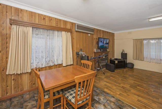 14 Lindenow Street, Reservoir VIC 3073, Reservoir - Thumbnail 4
