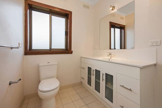 14 Lindenow Street, Reservoir VIC 3073, Reservoir - Thumbnail 8