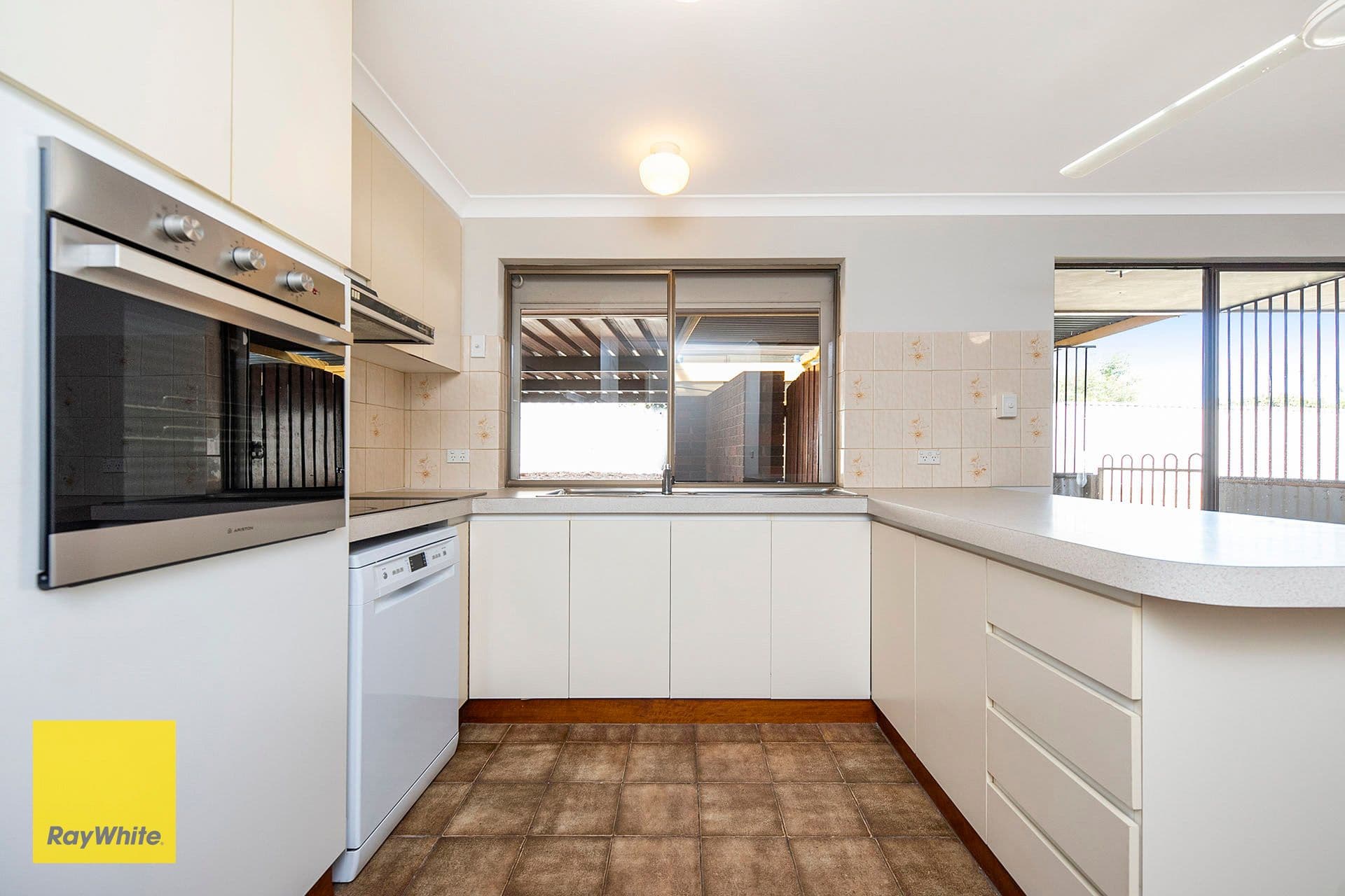 26 Aralia Way, Forrestfield WA 6058, Forrestfield - Thumbnail 3