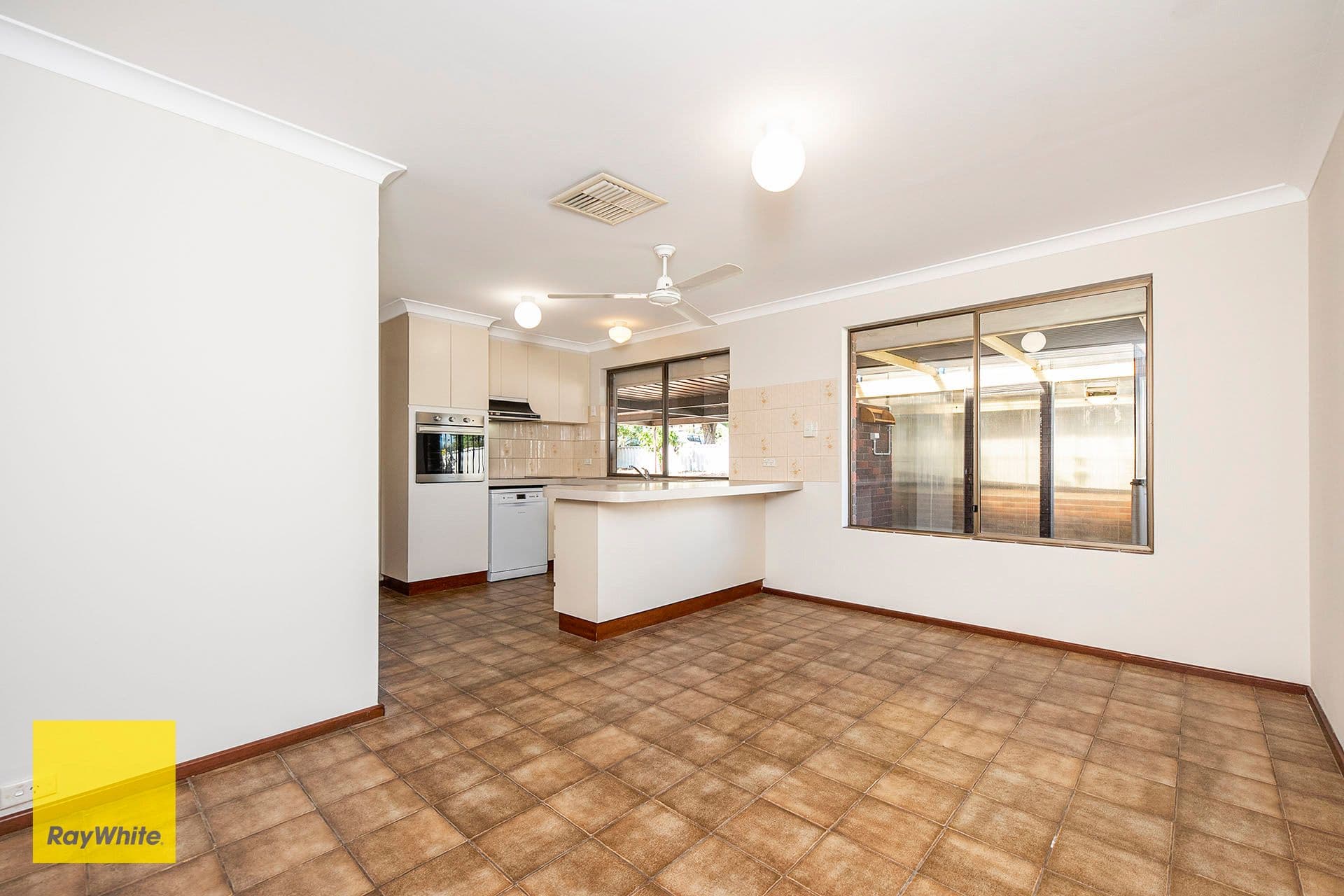 26 Aralia Way, Forrestfield WA 6058, Forrestfield - Thumbnail 4