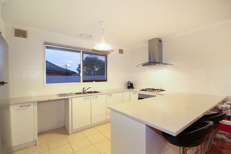 6 Wisteria Court, CLARINDA VIC 3169, Clarinda - Thumbnail 3