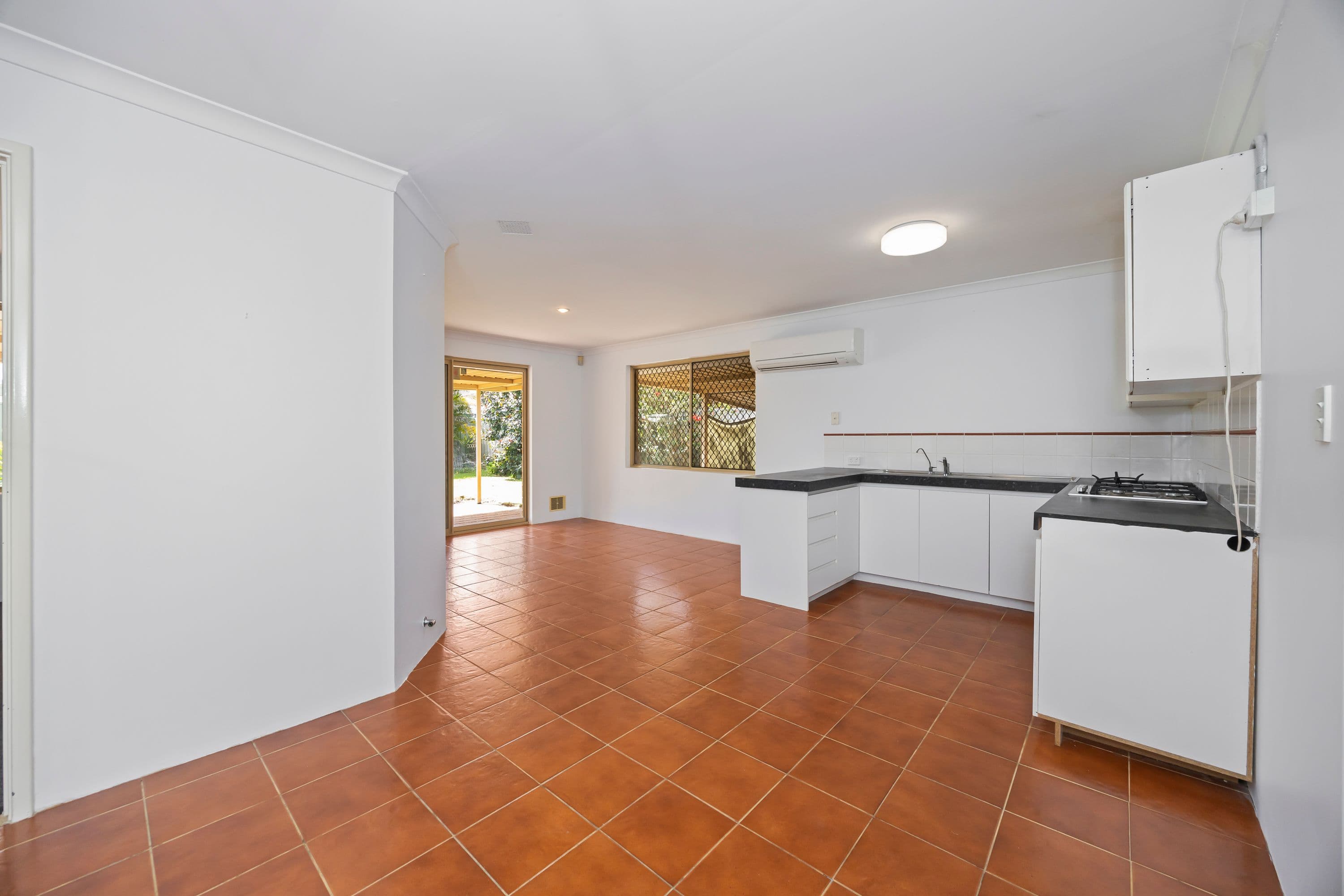 67 Hamelin Drive, Ballajura WA 6066, Ballajura - Thumbnail 4