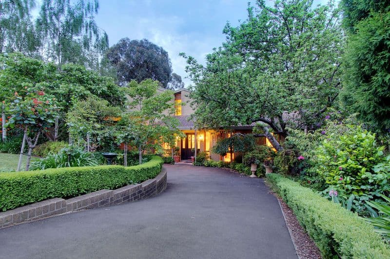 4 WOODCHURCH Close, RINGWOOD NORTH VIC 3134, Ringwood - Thumbnail 2