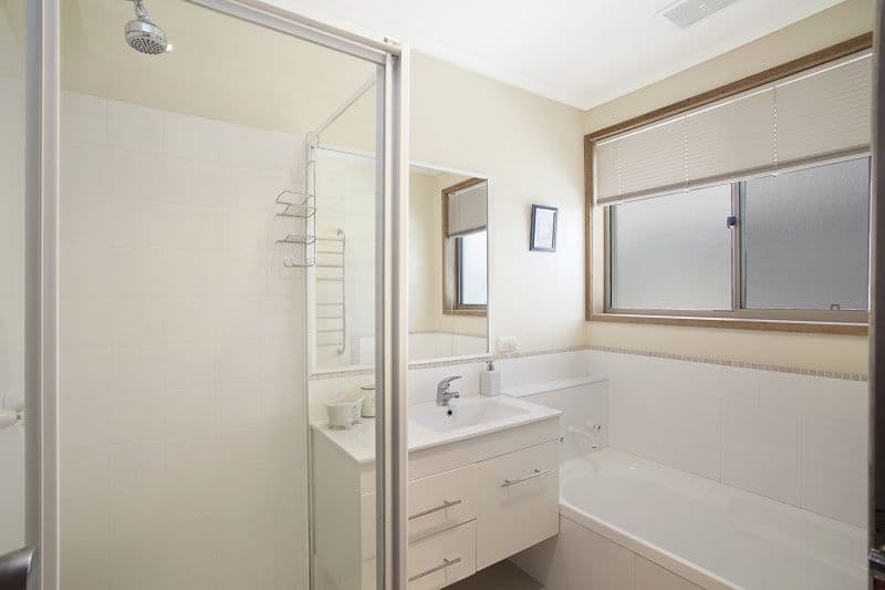11 Sharrock Drive, Dingley Village VIC 3172, Dingley Village - Thumbnail 4