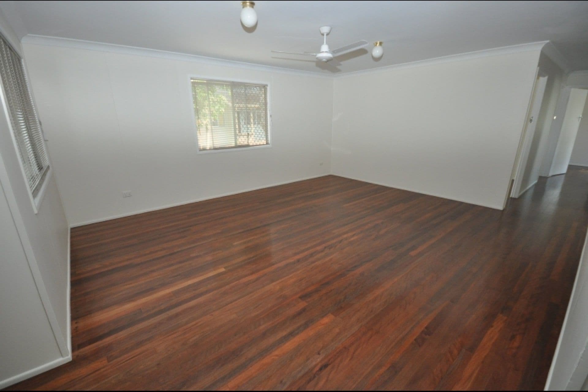 122 North Road, Woodridge QLD 4114, Woodridge - Thumbnail 3