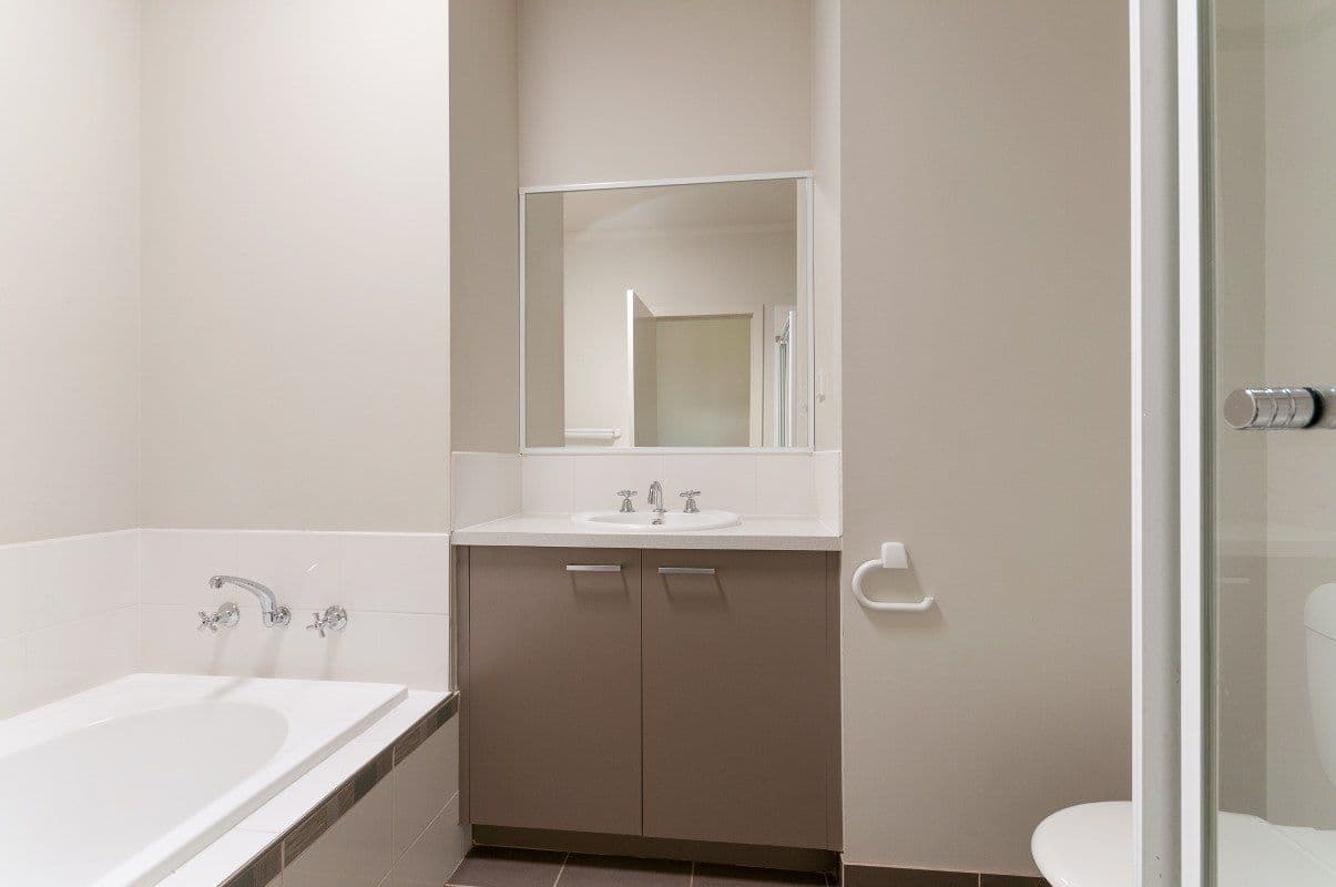 28 Hoxton Crescent, CRAIGIEBURN VIC 3064, Craigieburn - Thumbnail 5
