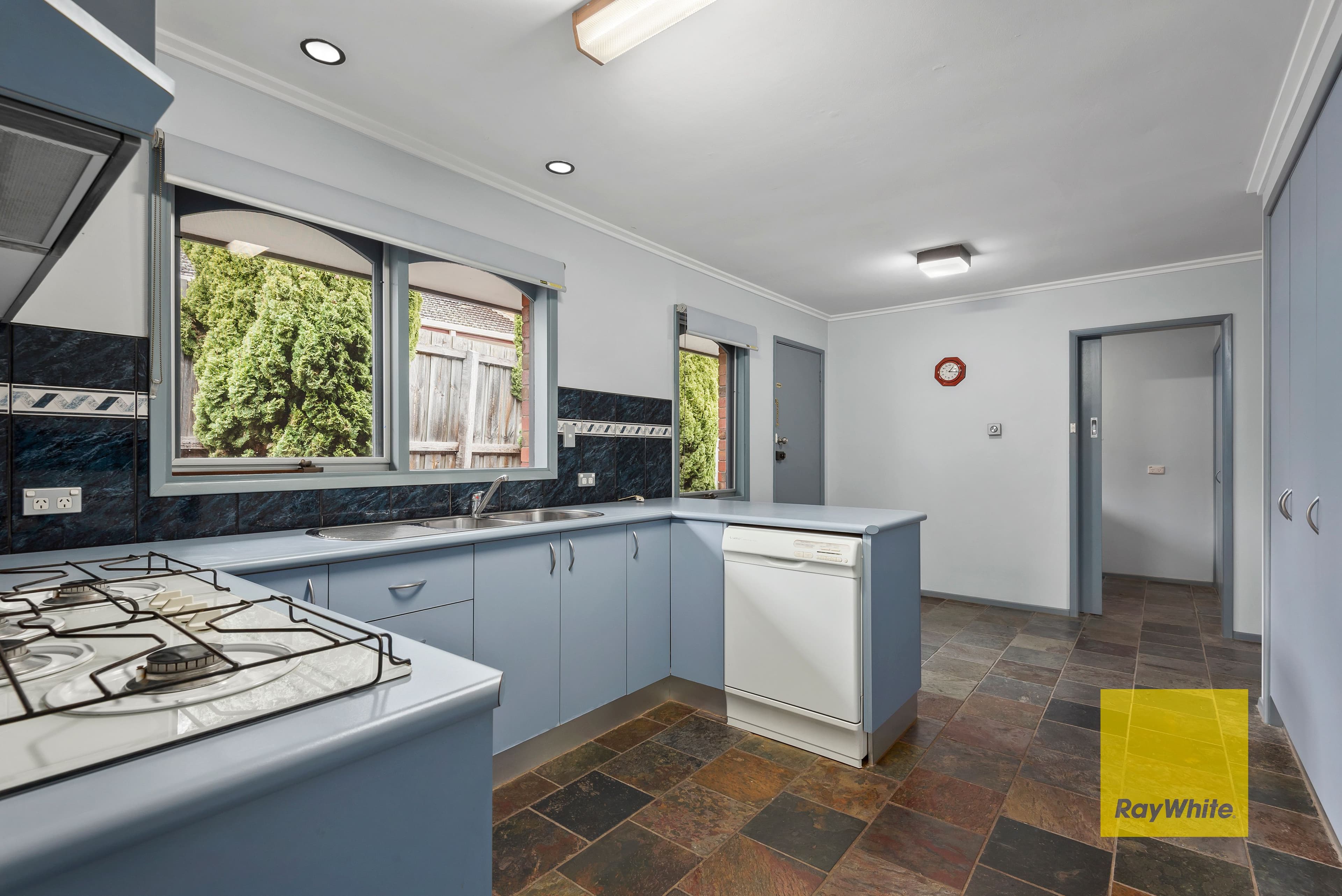 6 Dampier Court, Grovedale VIC 3216, Grovedale - Thumbnail 5