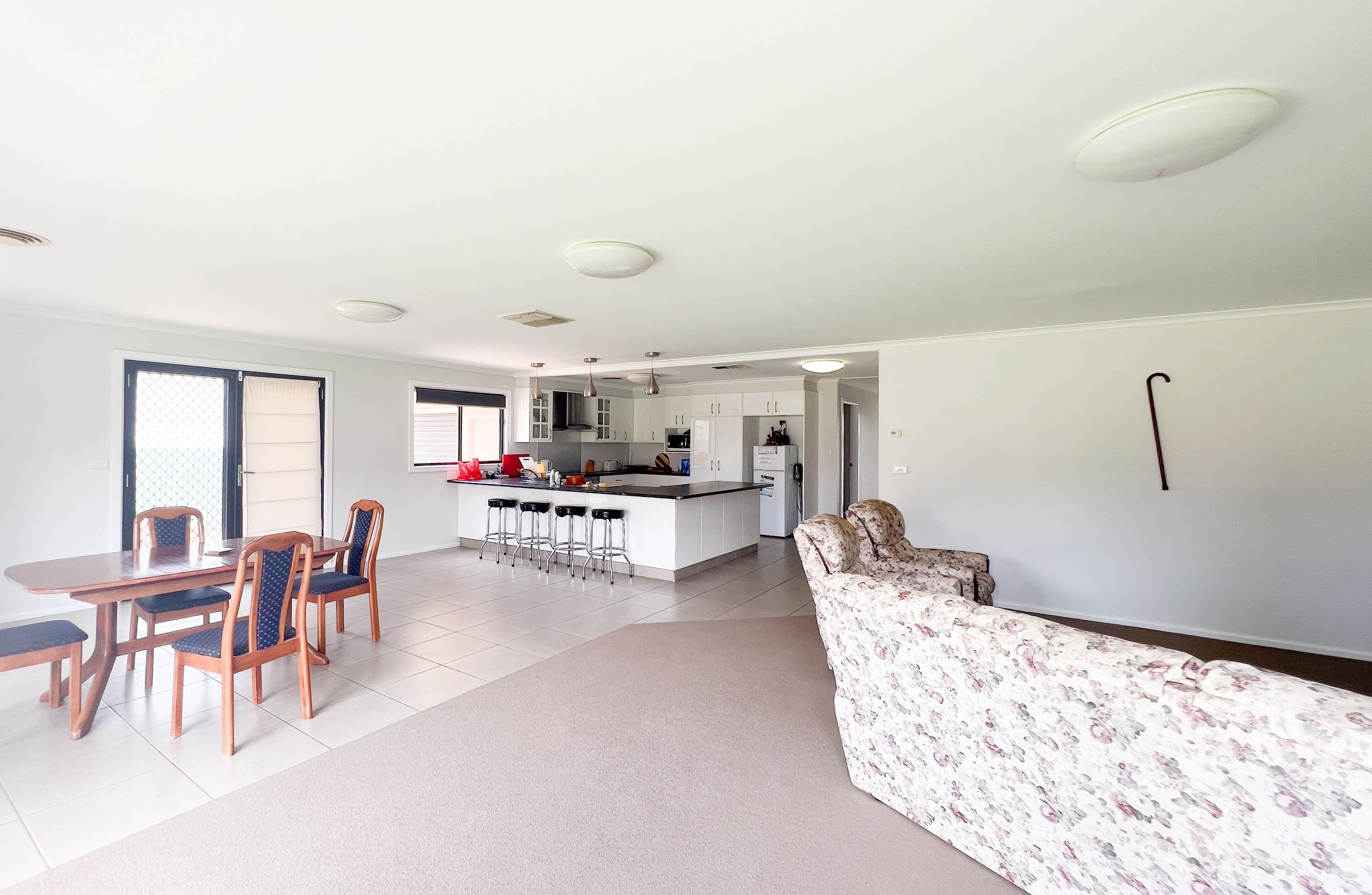 7 Cypress Street, West Wyalong NSW 2671, West Wyalong - Thumbnail 2