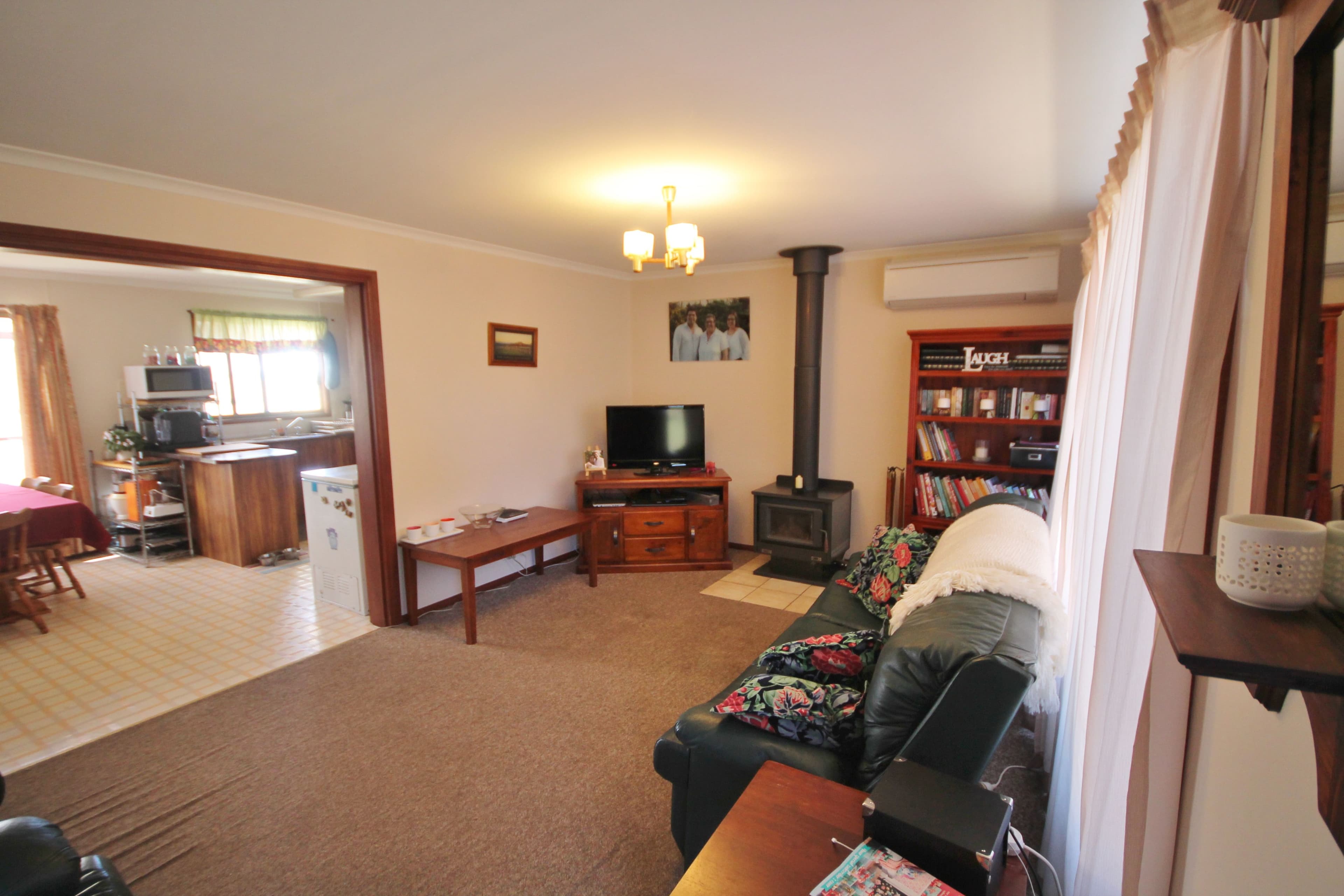 100 Belmore Road, Young NSW 2594, Young - Thumbnail 5