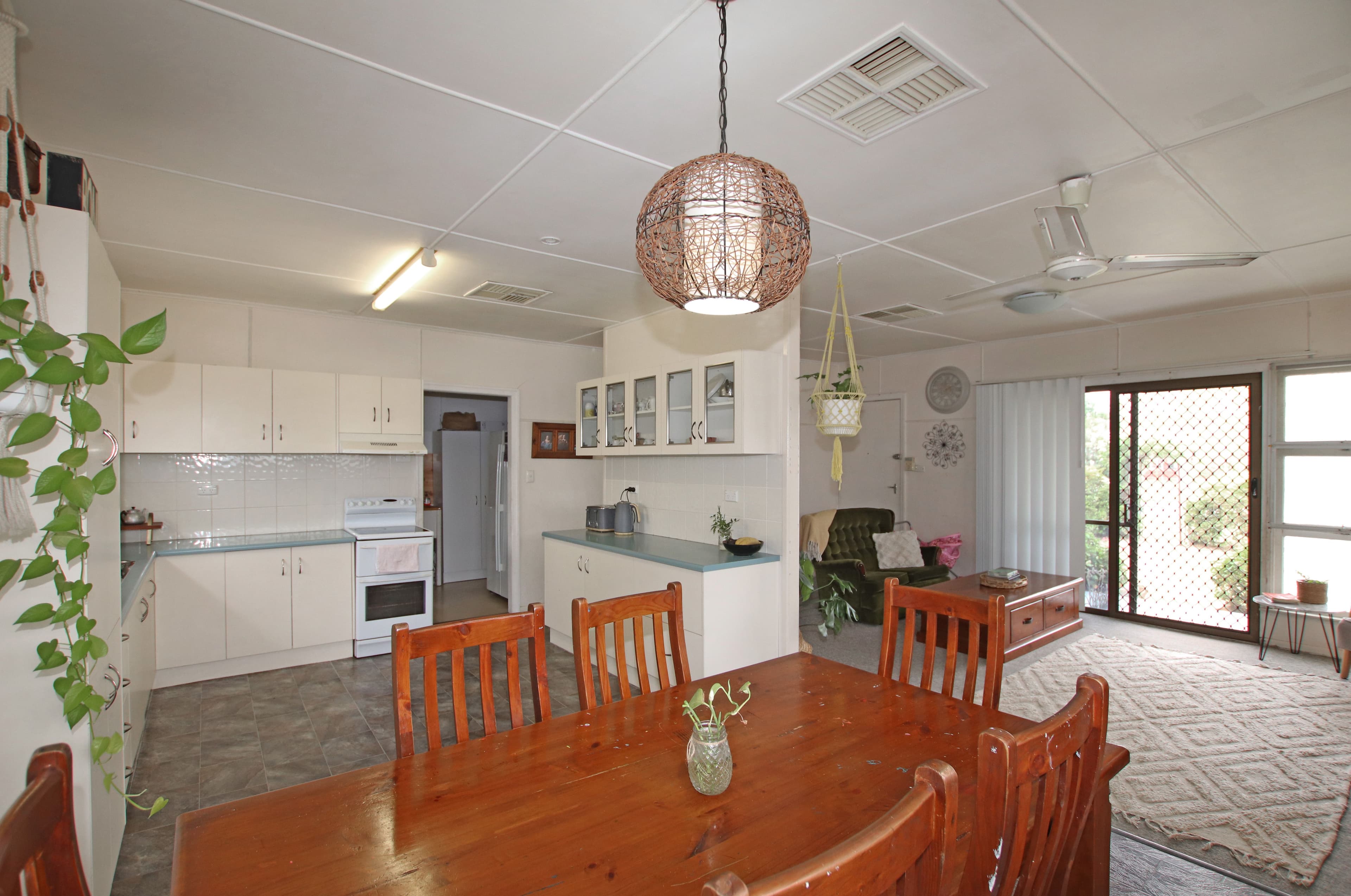 11 Bell Street, Biloela QLD 4715, Biloela - Thumbnail 2