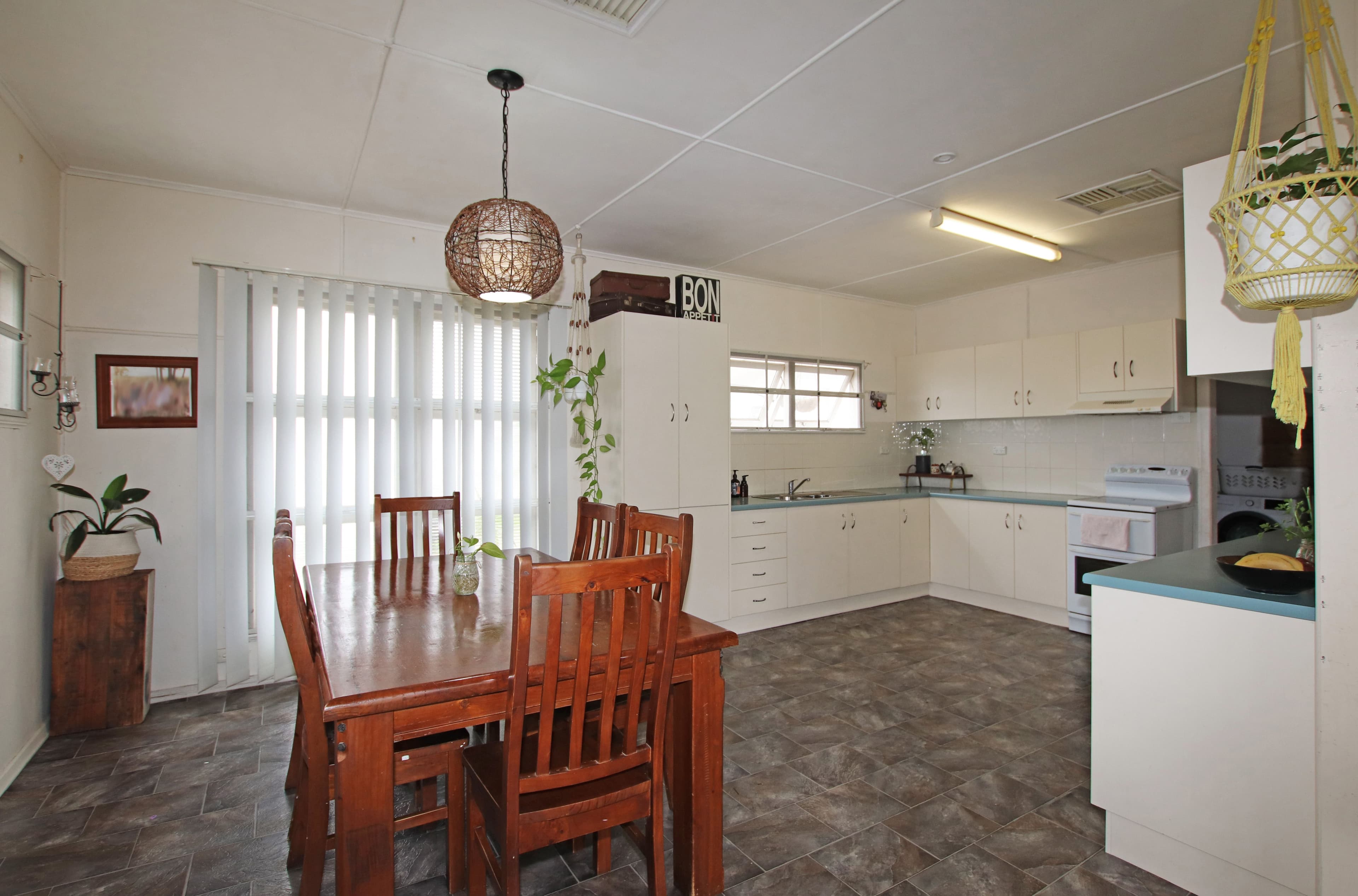 11 Bell Street, Biloela QLD 4715, Biloela - Thumbnail 3