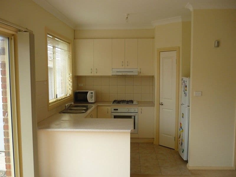  5 Hendriks Court, WERRIBEE VIC 3030, Werribee - Thumbnail 2