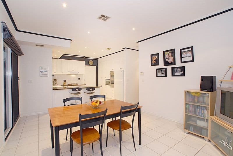 1 Savernake Court, DONCASTER EAST VIC 3109, Doncaster East - Thumbnail 5