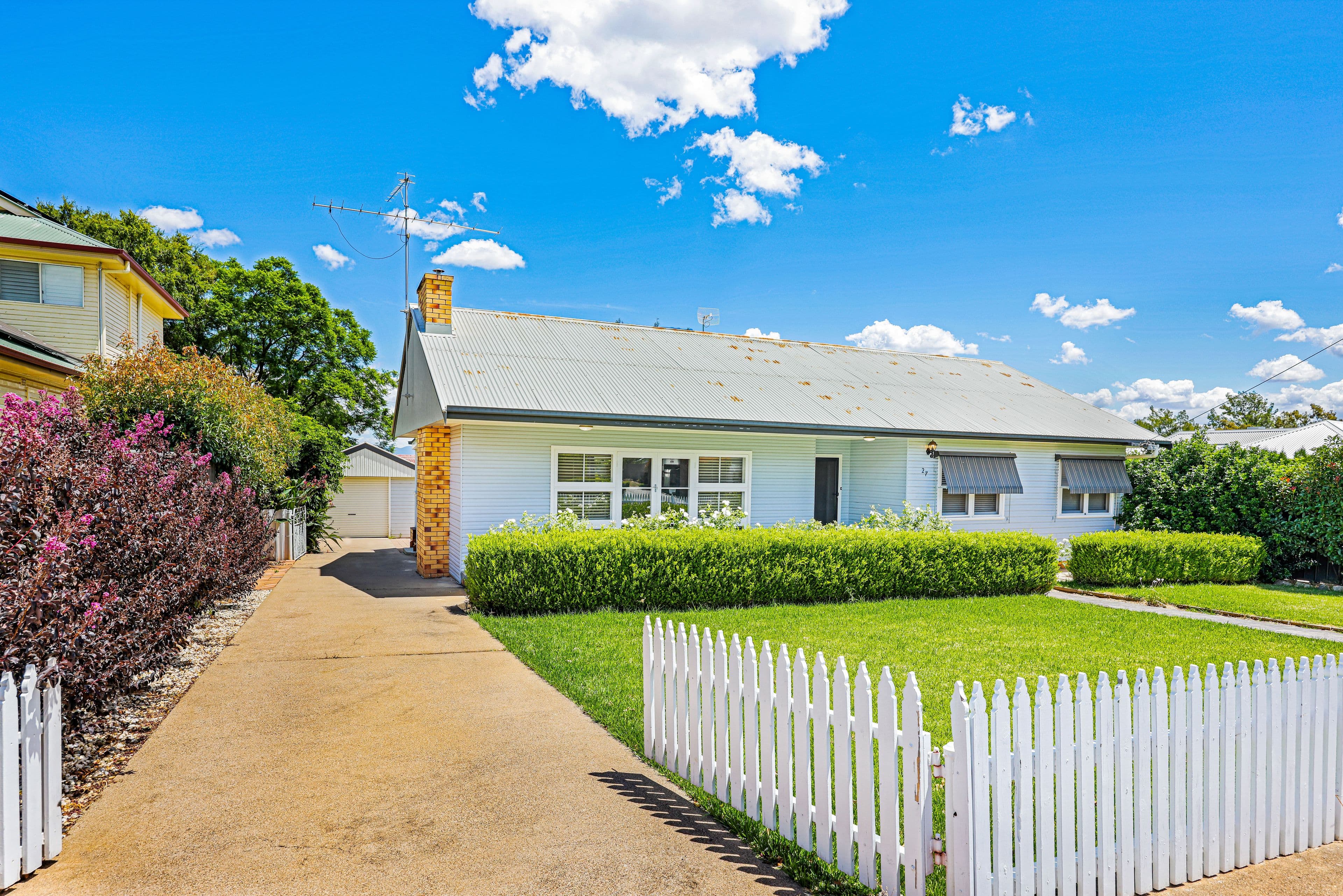 27 Dowell Avenue, Tamworth NSW 2340, East Tamworth - Image 1
