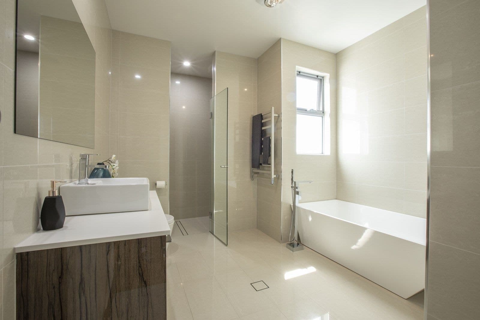 4 Hoover Road, Henley Beach South - Thumbnail 8