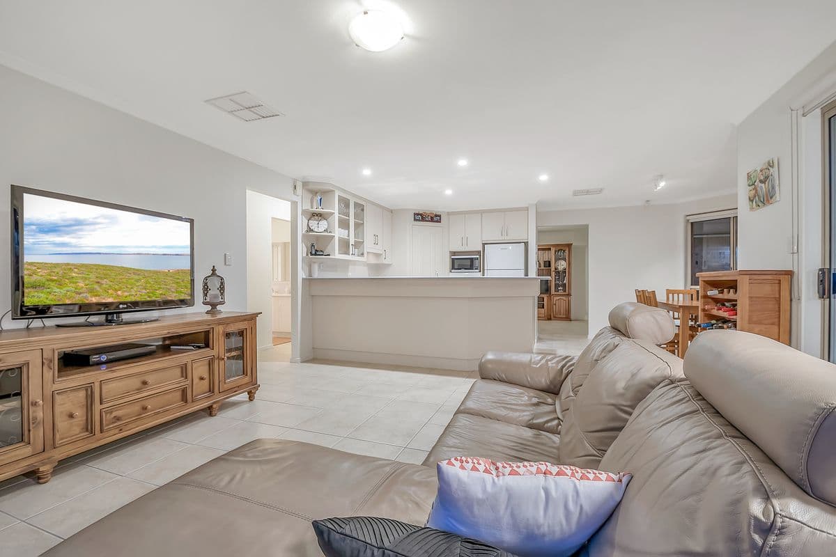 23 Jackaroo Crescent, Walkley Heights SA 5098, Walkley Heights - Thumbnail 5