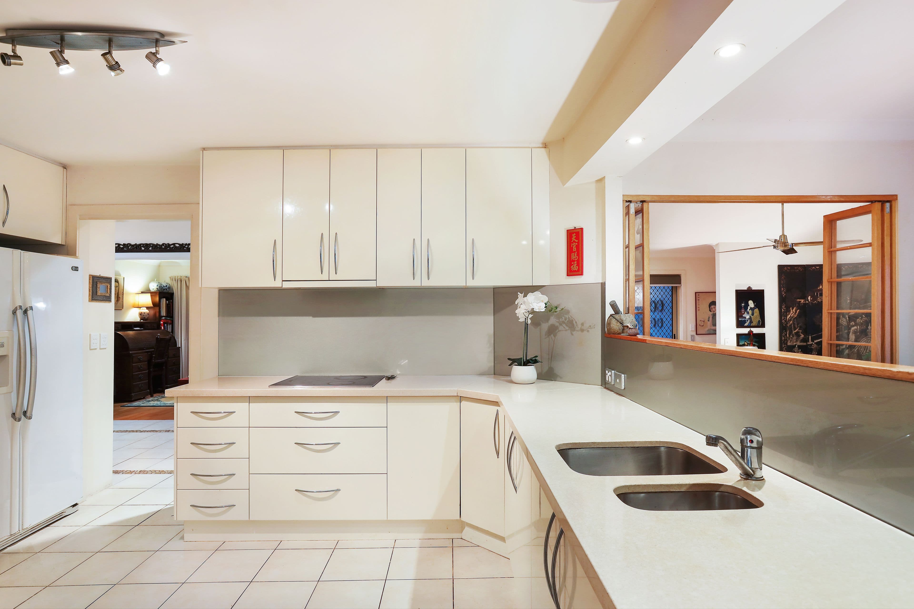 15 Bimini Court, Clear Island Waters QLD 4226, Clear Island Waters - Thumbnail 6