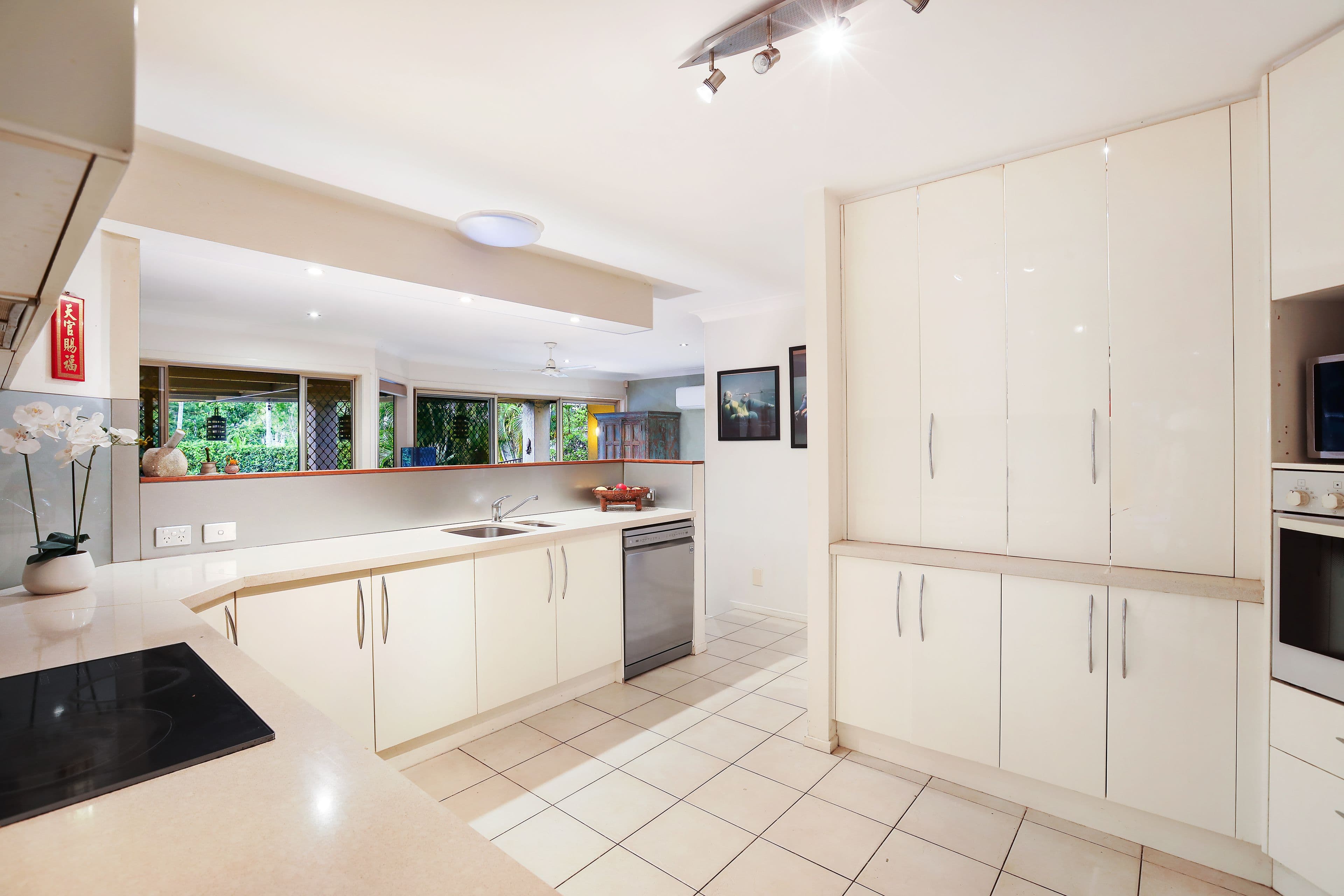 15 Bimini Court, Clear Island Waters QLD 4226, Clear Island Waters - Thumbnail 7
