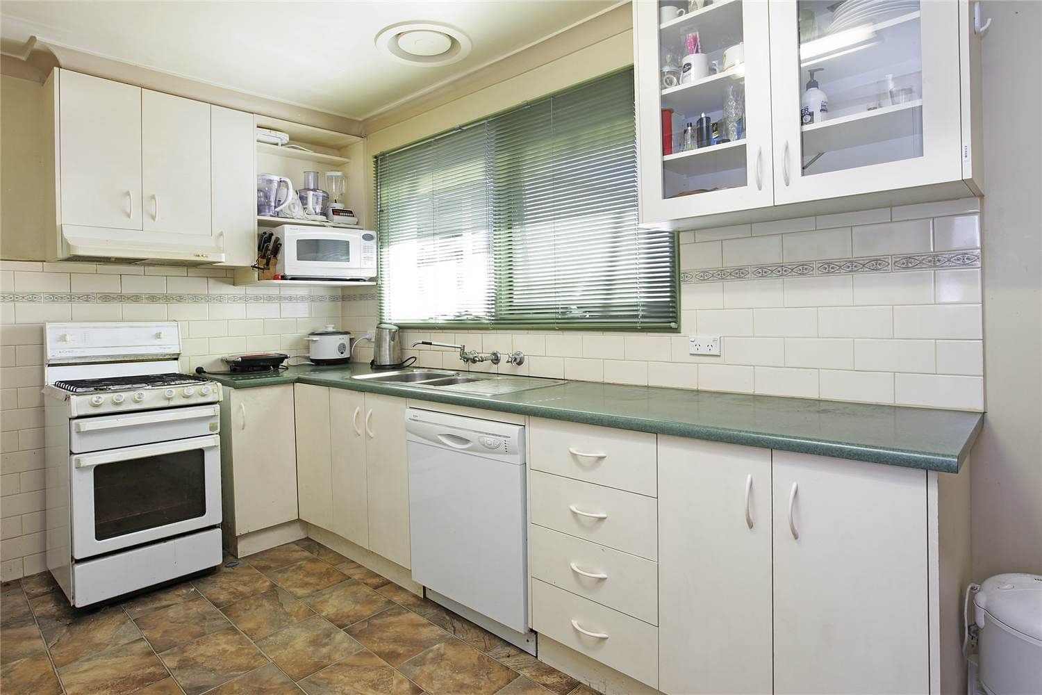 67 Hendy Street, CORIO VIC 3214, Corio - Thumbnail 2