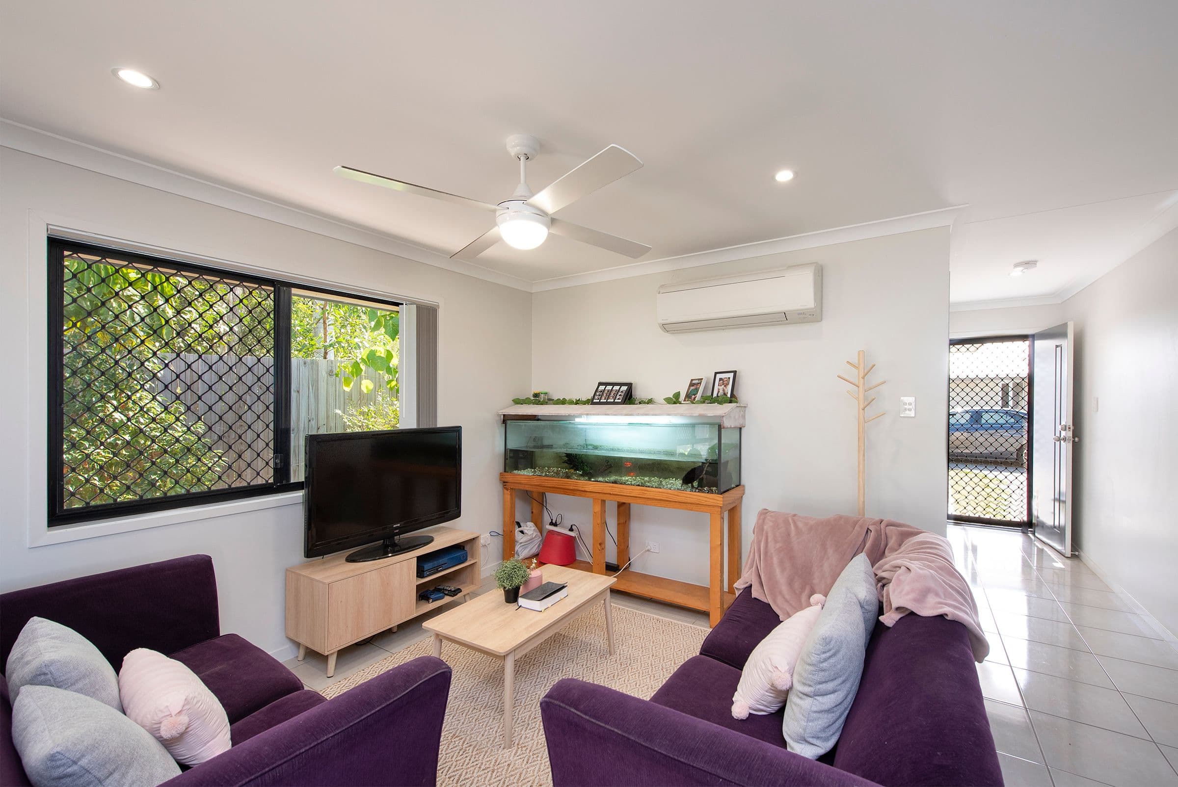 11 Spruce Street, Loganlea QLD 4131, Loganlea - Thumbnail 2