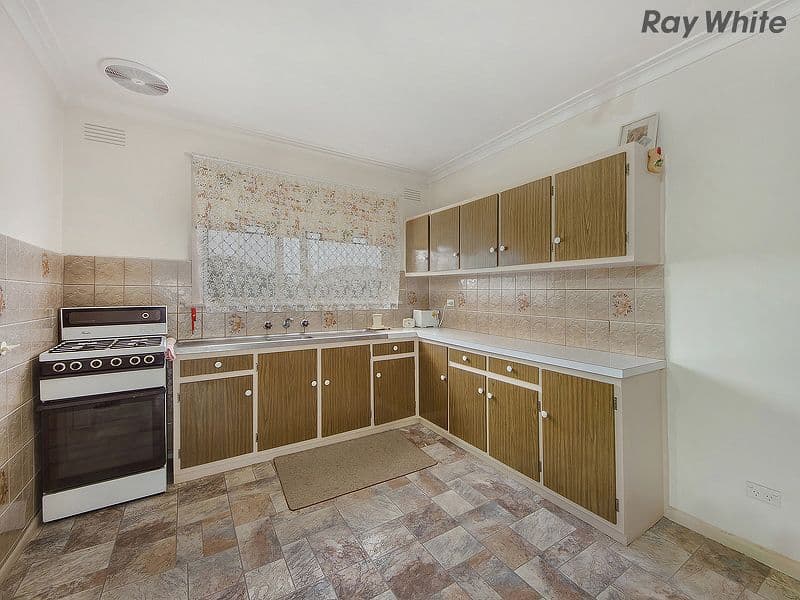 16 Halesworth Street, ST ALBANS VIC 3021, St Albans - Thumbnail 3