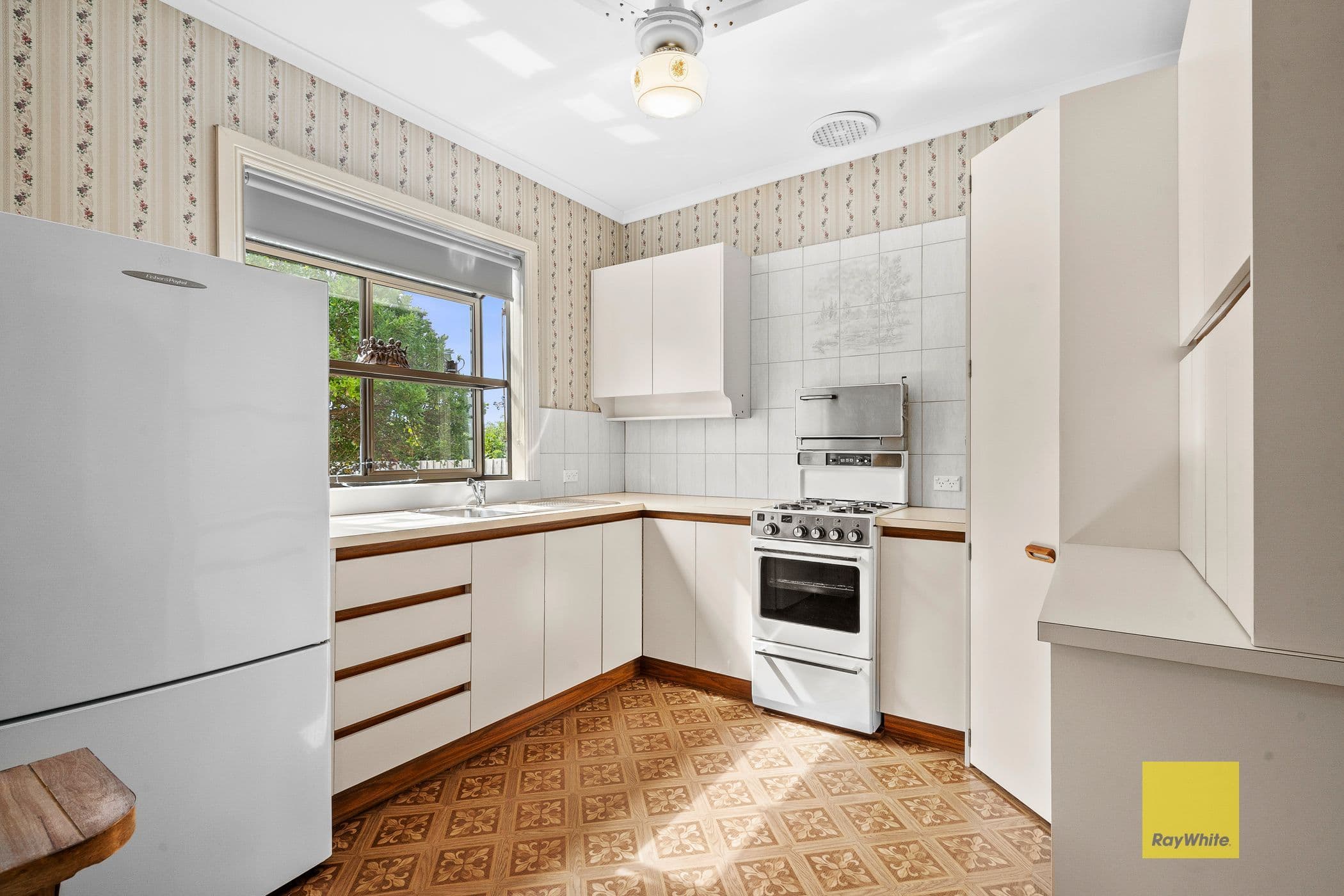 34 Lascelles Avenue, Manifold Heights VIC 3218, Manifold Heights - Thumbnail 3