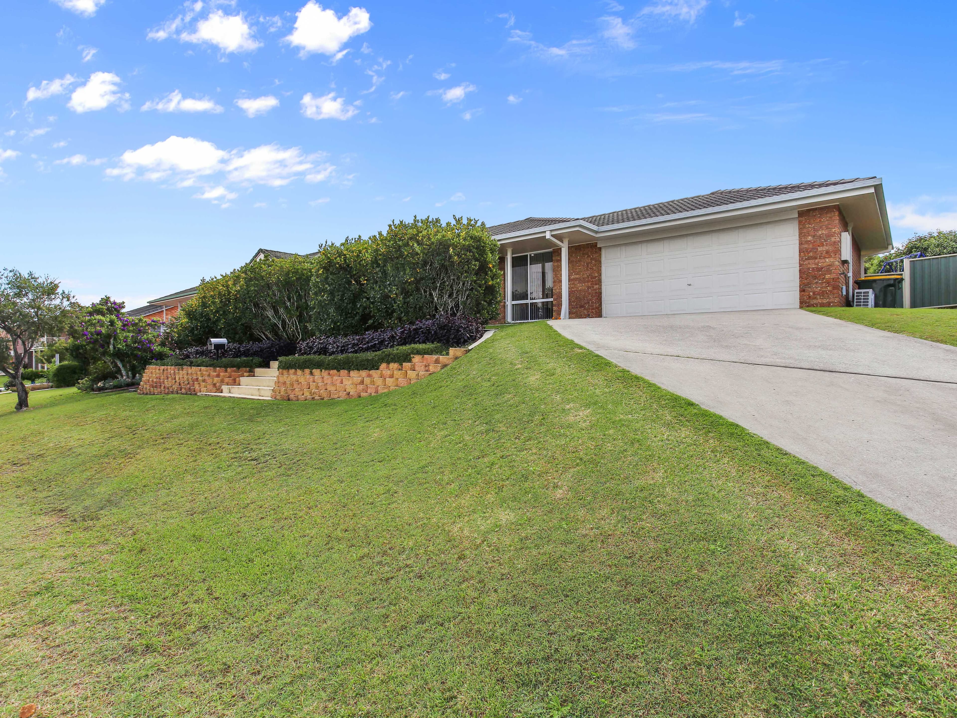 11 Martin Crescent, Junction Hill - Image 1
