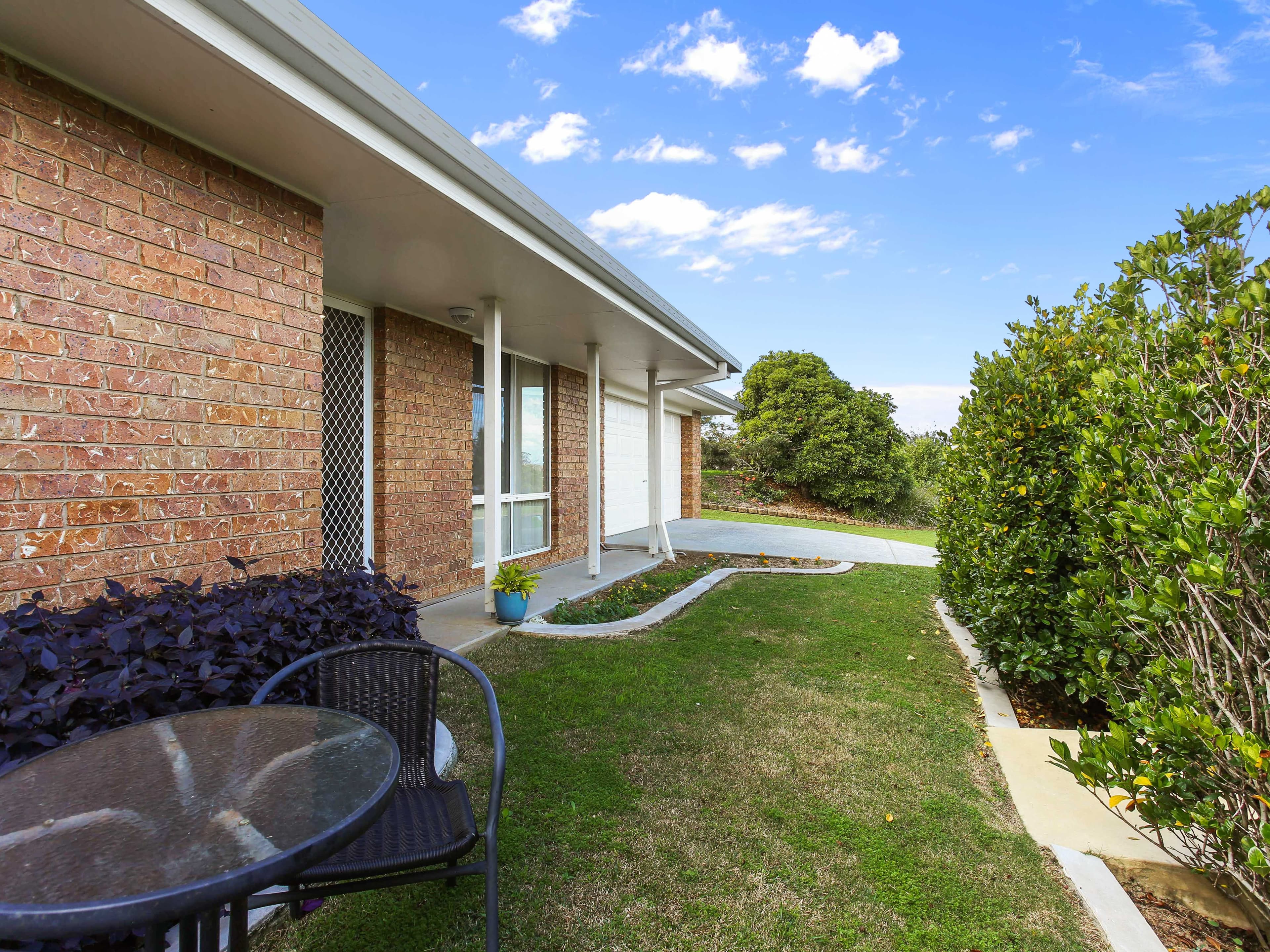 11 Martin Crescent, Junction Hill - Thumbnail 2
