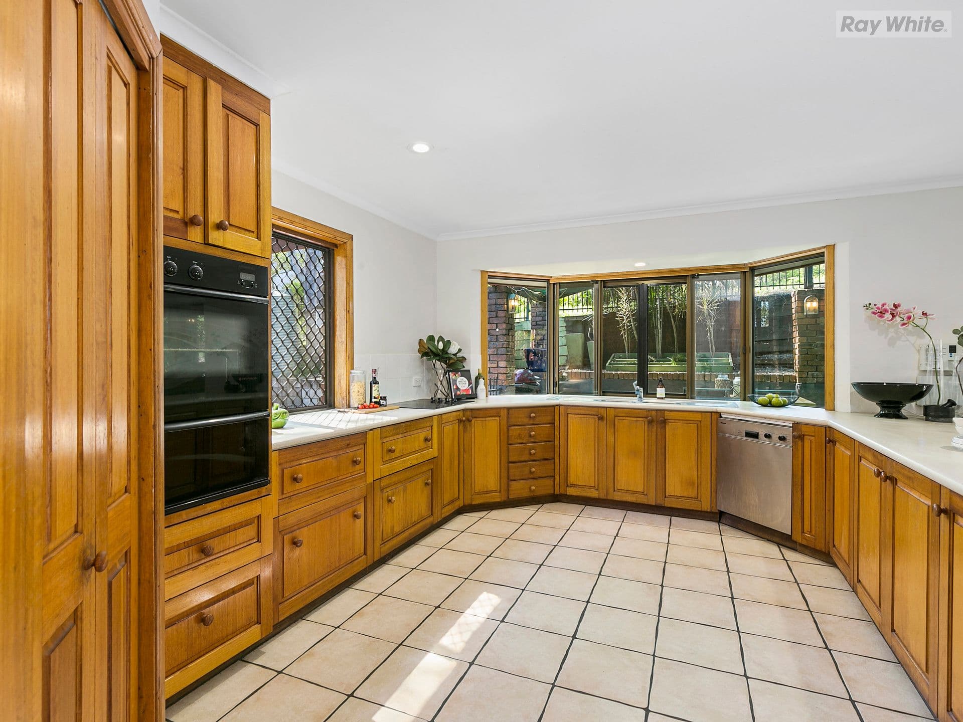 39 Vicki Street, Redbank Plains QLD 4301, Redbank Plains - Thumbnail 2