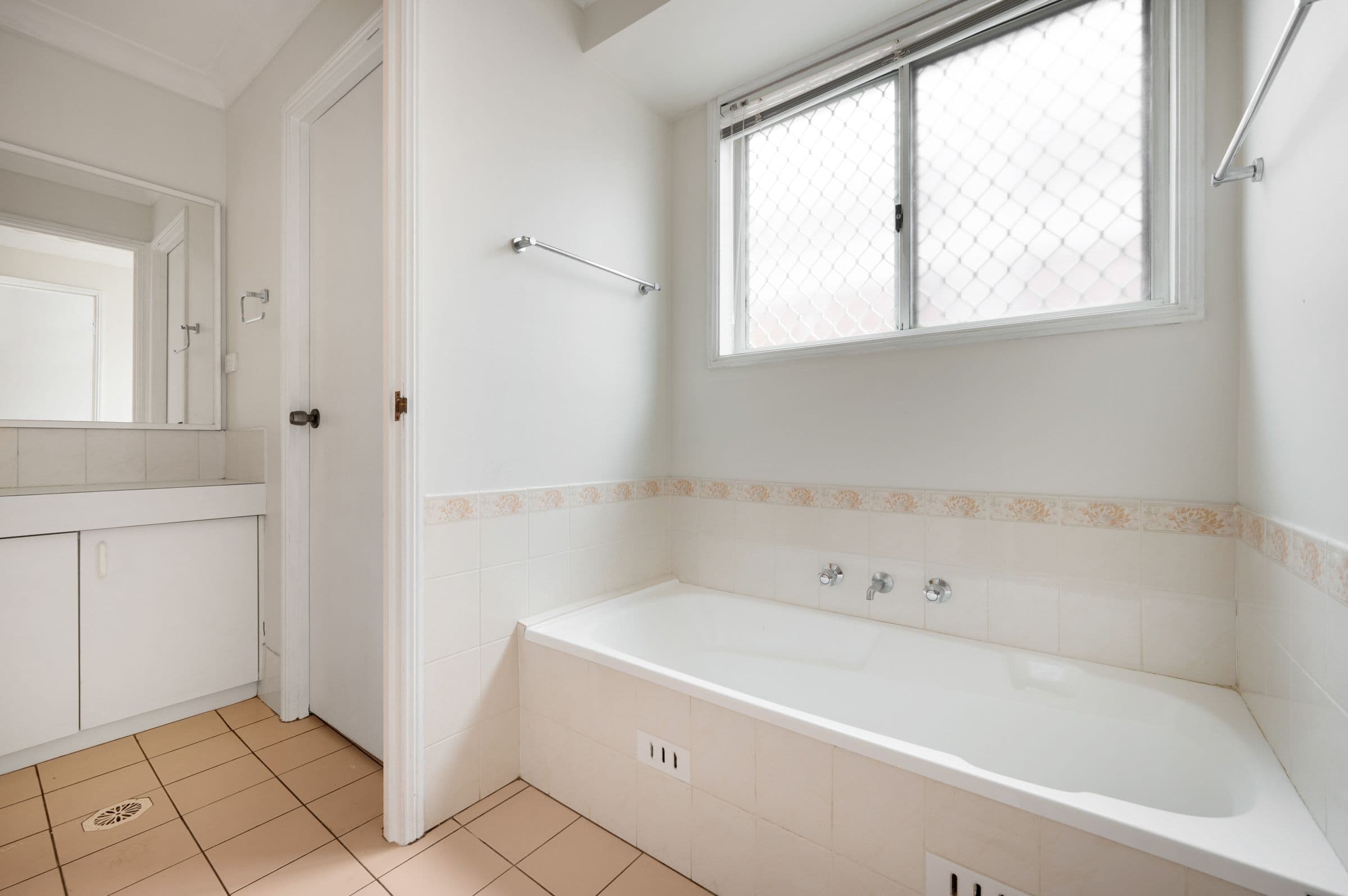 7 Stenhouse Drive, Mount Annan NSW 2567, Mount Annan - Thumbnail 8