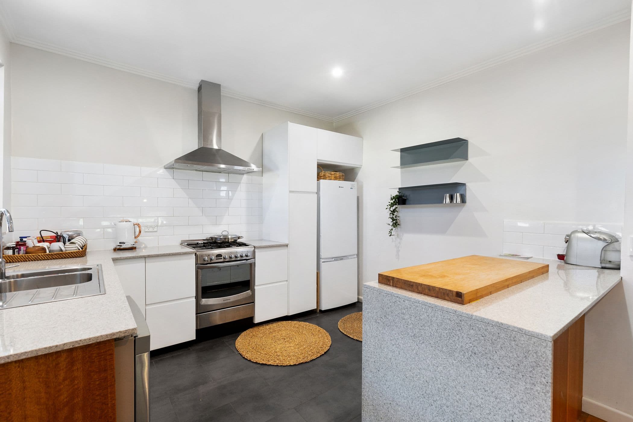 7 Barkly Street West, Ararat VIC 3377, Ararat - Thumbnail 2