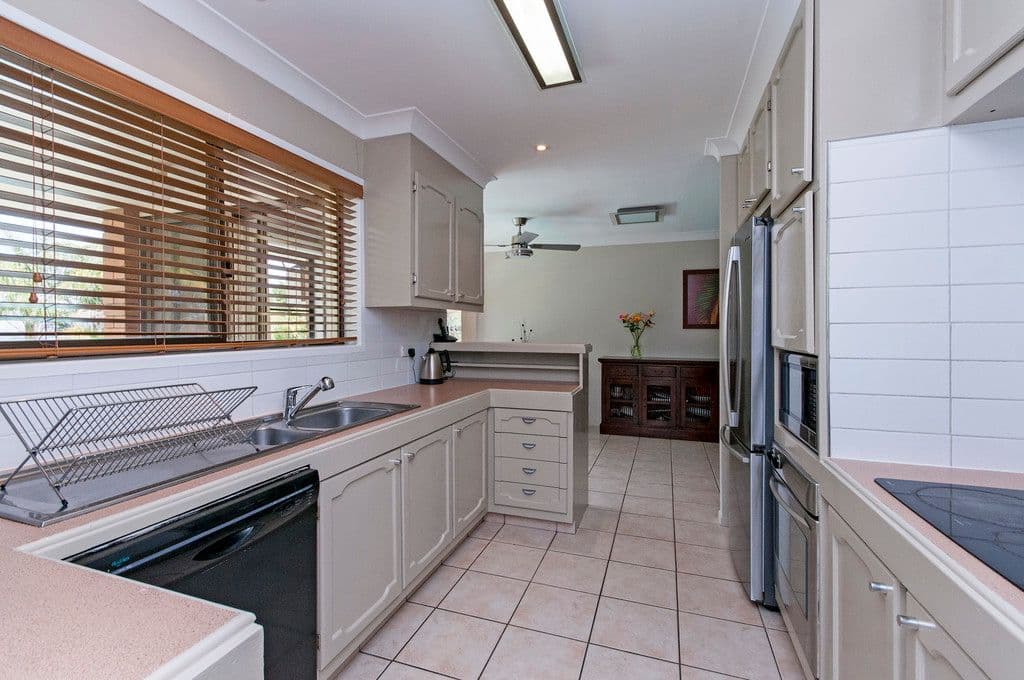 4 Cornwall Street, EASTERN HEIGHTS QLD 4305, Eastern Heights - Thumbnail 4