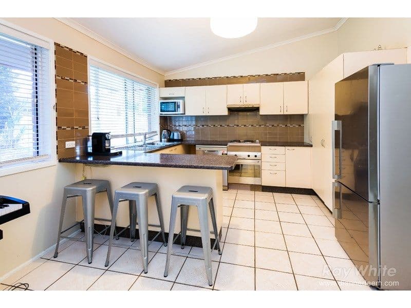 11 Nardie Street, Eight Mile Plains QLD 4113, Eight Mile Plains - Thumbnail 2