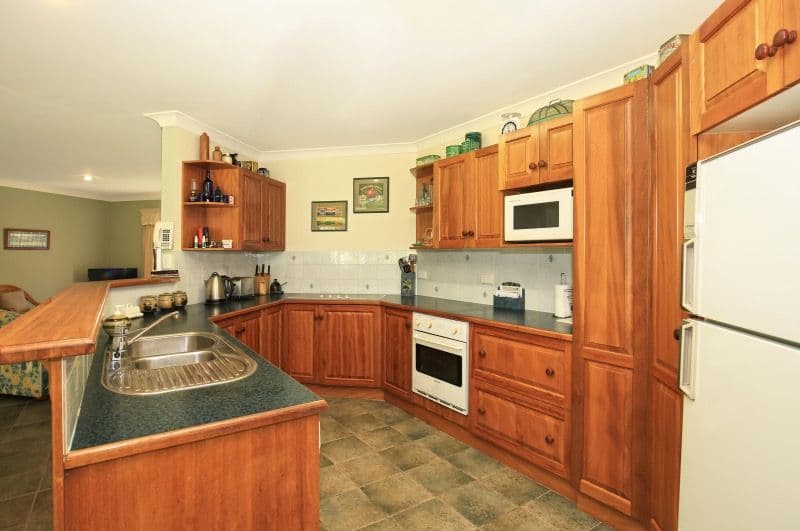 15 Tartarian Crescent, Bomaderry NSW 2541, Bomaderry - Thumbnail 2