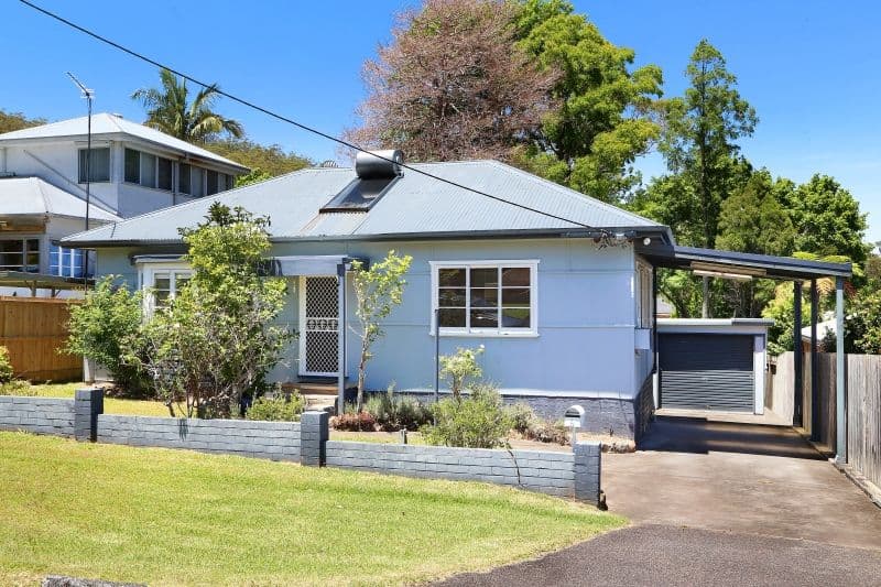 6 Edgewater Avenue, Green Point - Image 1