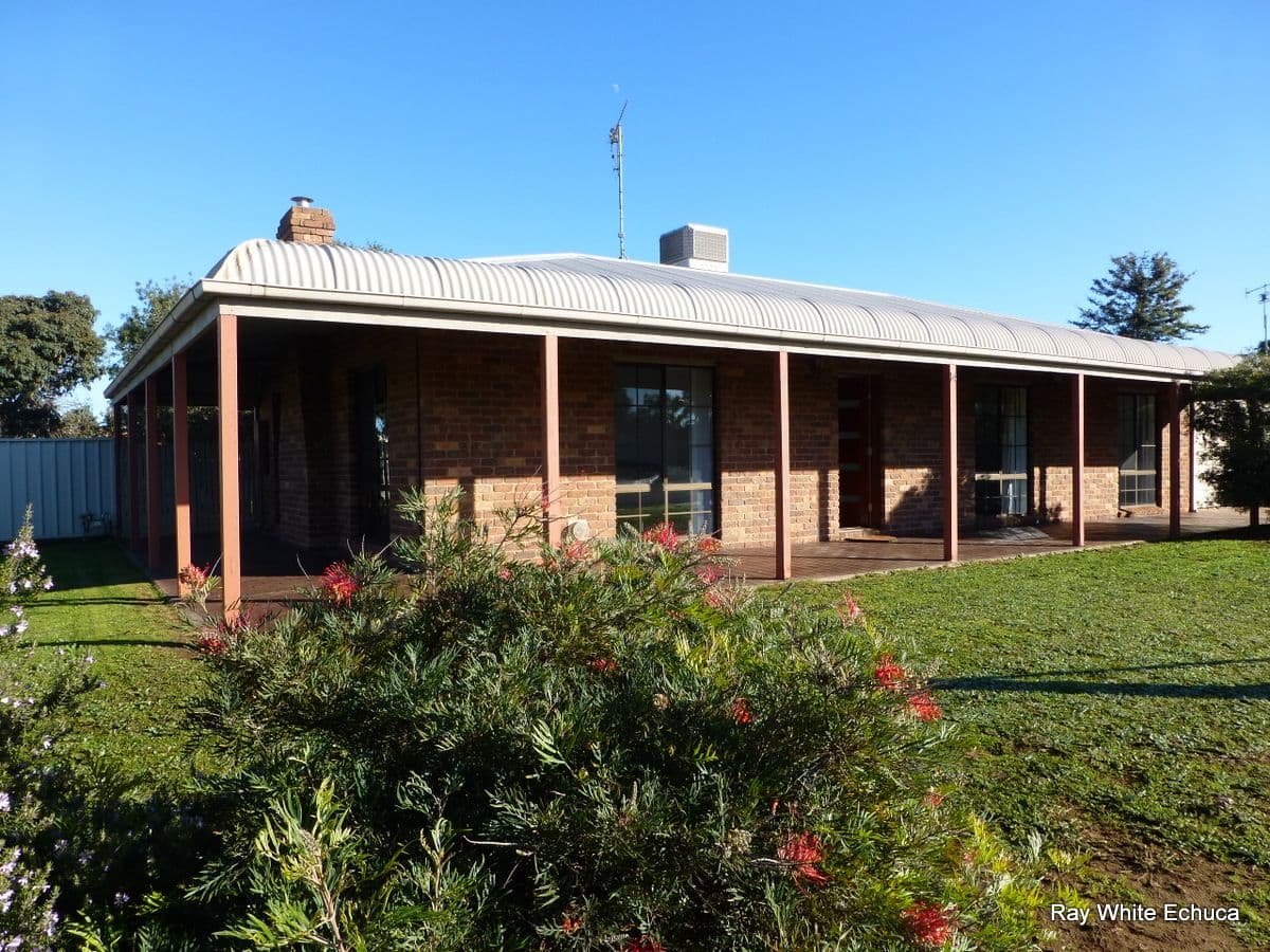 14 Emma Court, ECHUCA VIC 3564, Echuca - Thumbnail 2
