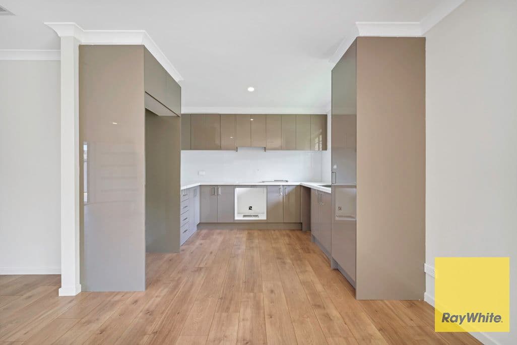 8 Redwood Drive, Hoppers Crossing VIC 3029, Hoppers Crossing - Thumbnail 4