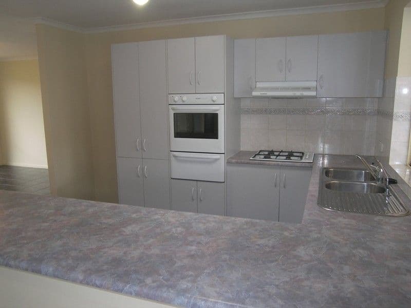 77 General Drive, PARALOWIE SA 5108, Paralowie - Thumbnail 8