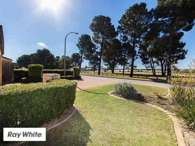 25 Vaucluse Crescent, Ellenbrook WA 6069, Ellenbrook - Thumbnail 3