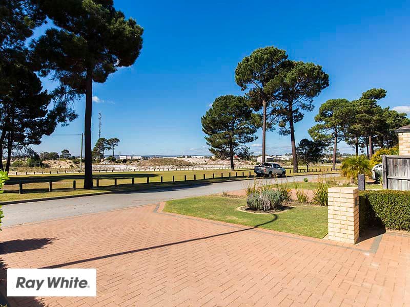 25 Vaucluse Crescent, Ellenbrook WA 6069, Ellenbrook - Thumbnail 4