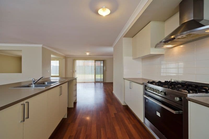 25 Danfield Drive, TARNEIT VIC 3029, Tarneit - Thumbnail 3