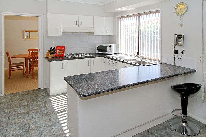 17 Henry Cable Court, MILL PARK VIC 3082, Mill Park - Thumbnail 2