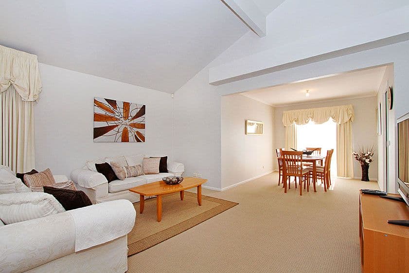 17 Henry Cable Court, MILL PARK VIC 3082, Mill Park - Thumbnail 3
