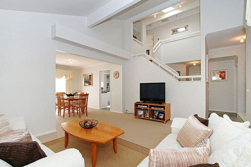 17 Henry Cable Court, MILL PARK VIC 3082, Mill Park - Thumbnail 4