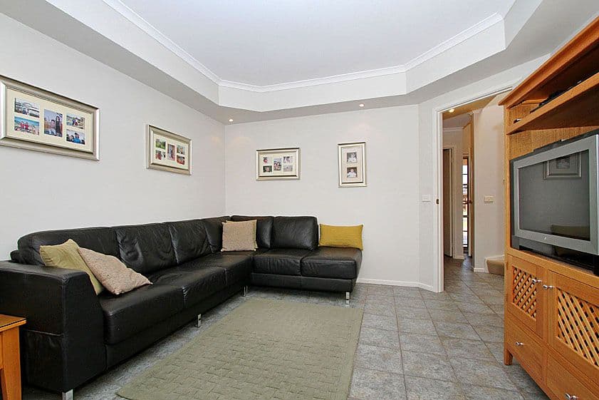 17 Henry Cable Court, MILL PARK VIC 3082, Mill Park - Thumbnail 6