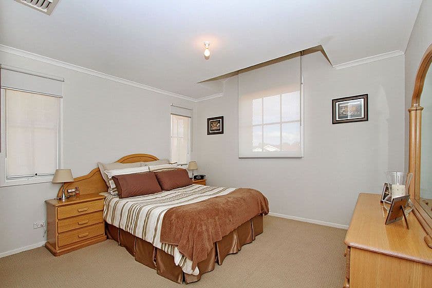 17 Henry Cable Court, MILL PARK VIC 3082, Mill Park - Thumbnail 7