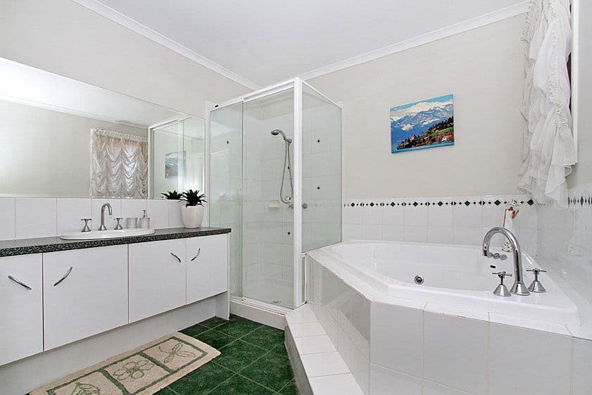 17 Henry Cable Court, MILL PARK VIC 3082, Mill Park - Thumbnail 8