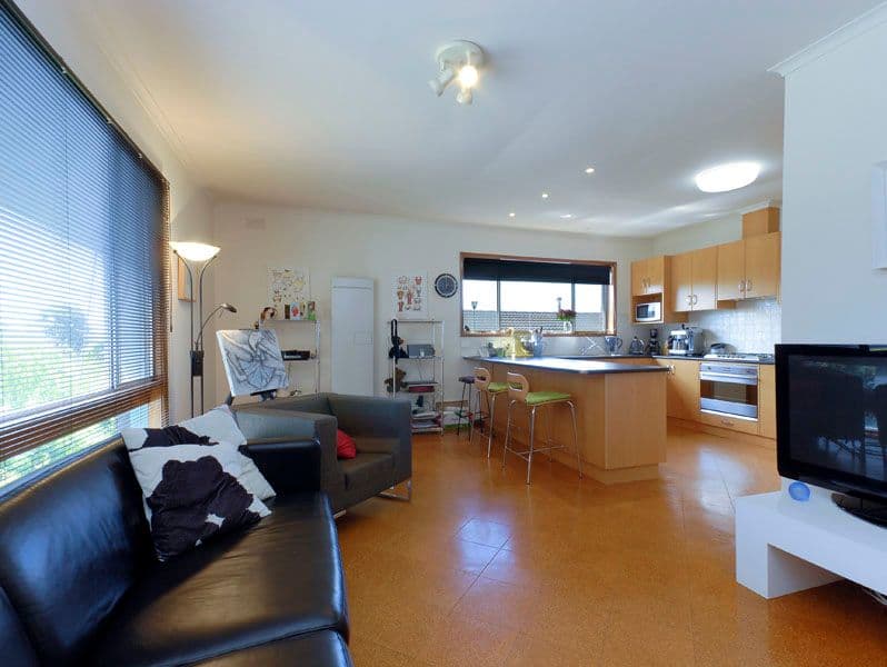19 Fernhill Drive, HIGHTON VIC 3216, Highton - Thumbnail 2